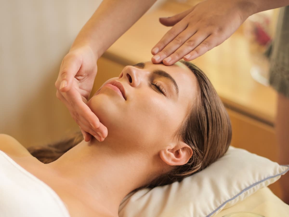Trattamento viso olistico